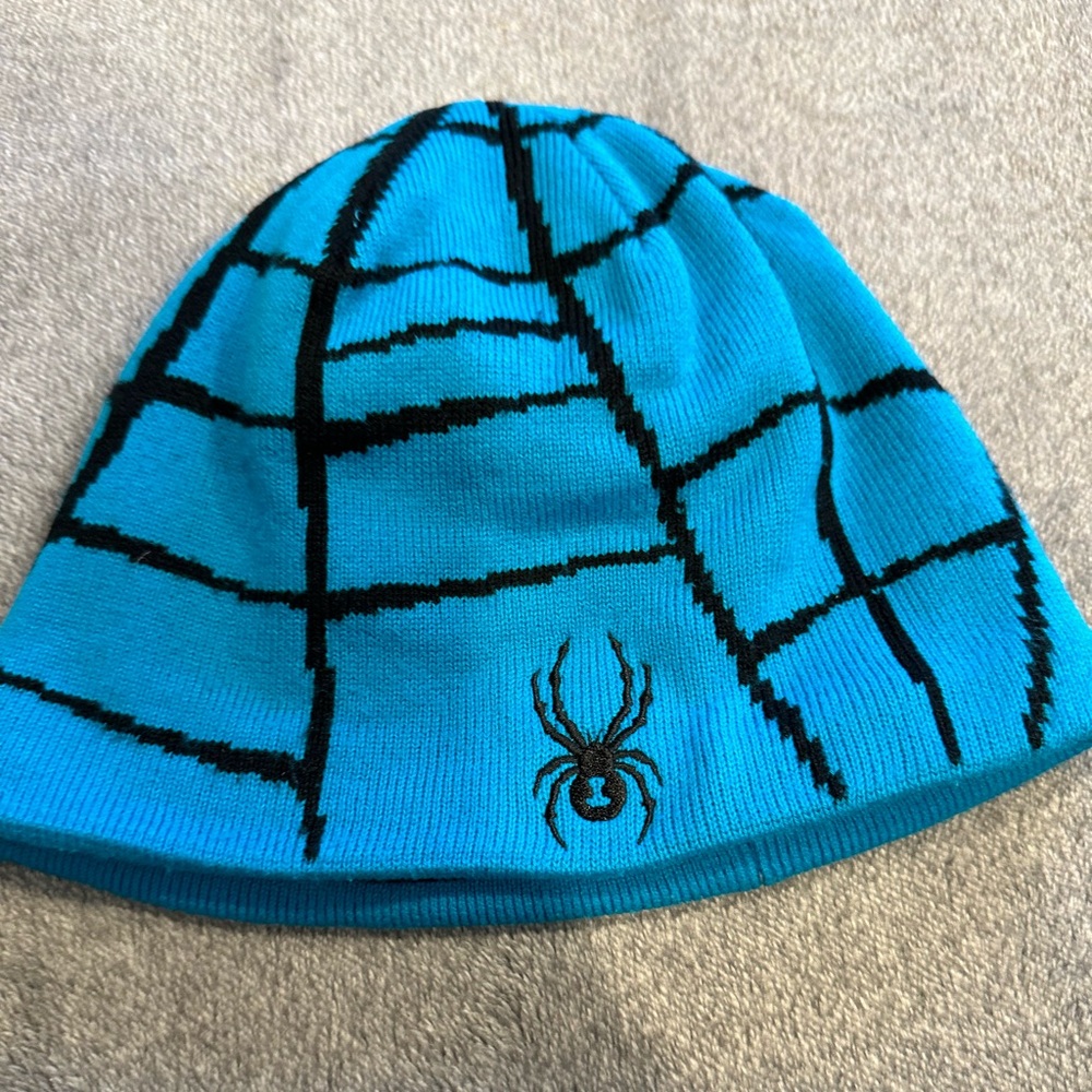 Spyder kids winter/ski  beanie.Very worm with fleece inside.